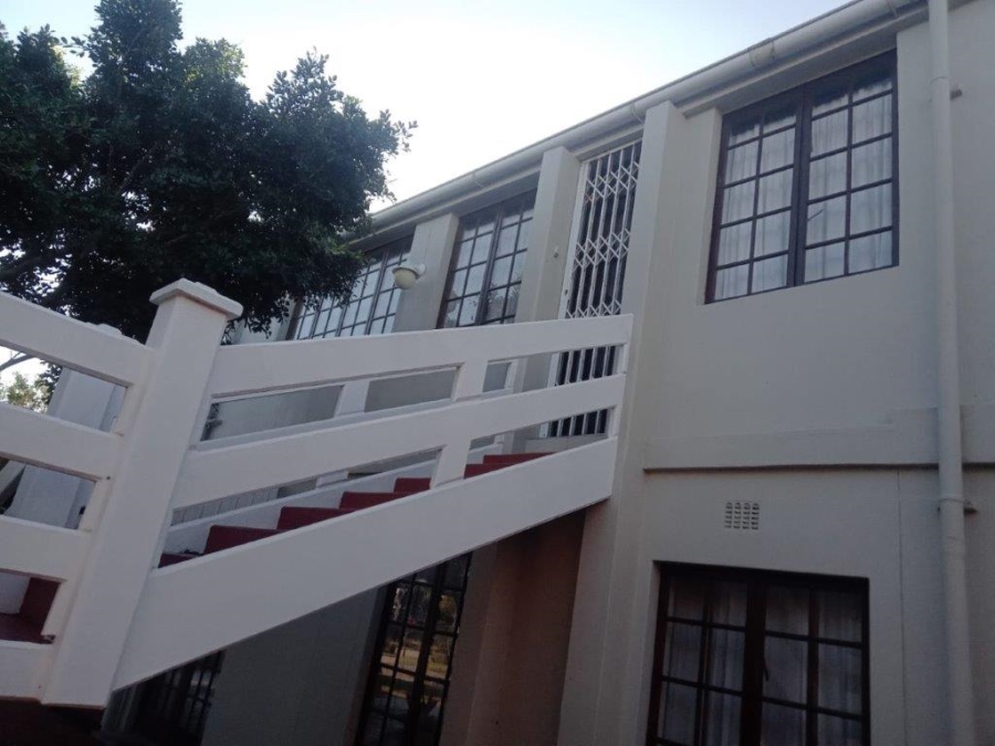 4 Bedroom Property for Sale in Paradise Beach Eastern Cape